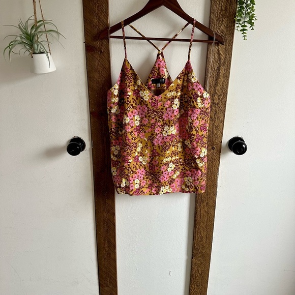 New Kut from the Cloth Floral Print Camisole V-Neck Racerback Women’s Size Large - Picture 7 of 16